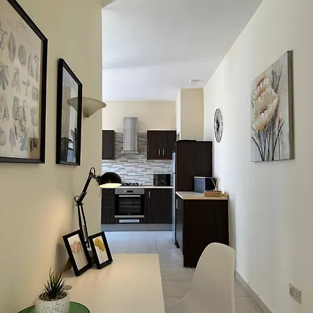 Radiant 2bed Penthouse Mellieha!! By Homely Ix-Xaghra ta' Barra
