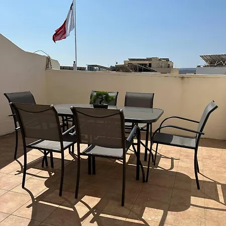 Radiant 2bed Penthouse Mellieha!! By Homely 아파트 *